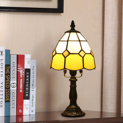 Avelena | Dome Nachttischlampe Mission Gemischtes Kunstglas 1 Kopf Beige/Gelb/Orange Kariert Muster Nachttischbeleuchtung für Schlafzimmer
