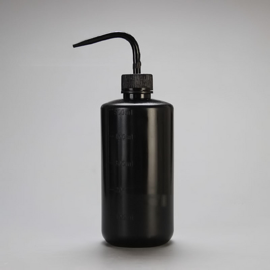 Avelena | Spot 500ml Squeeze Gießflasche – Kompakte Sprühflasche für präzises Gießen und Dosieren