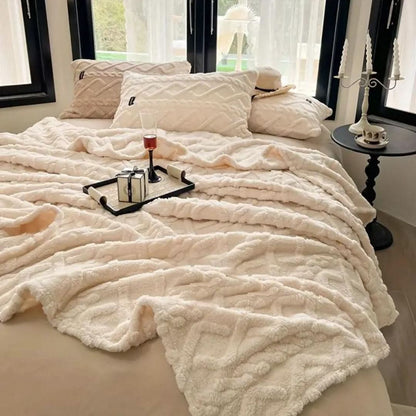 Avelena | DOLA -  Wolkenweiche Decke