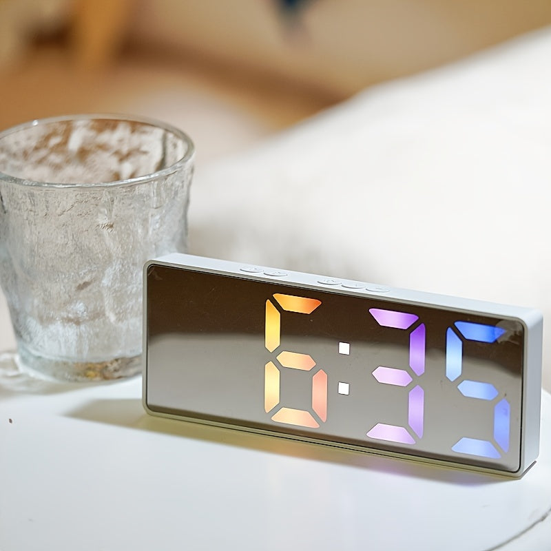 Avelena | Uhr Beleuchtete Led Wecker mit Datum