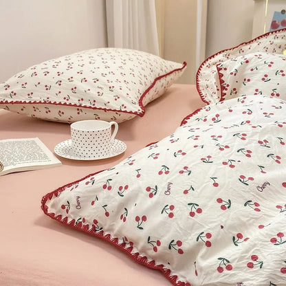 Avelena | Blossom & Berry Traum Bettwäsche Set 4-teilig Floral Bettbezug