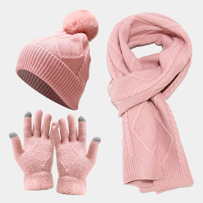 Avelena | Drei-teilige Set von Herbst- und Wintermützen, Schals und Handschuhen