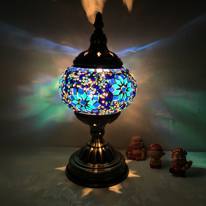 Avelena | Bohemia Orb Nachttischlampe Einfach Licht Handgeschnittenes Glas Nachttischbeleuchtung In Weiß/Rot/Himmelblau