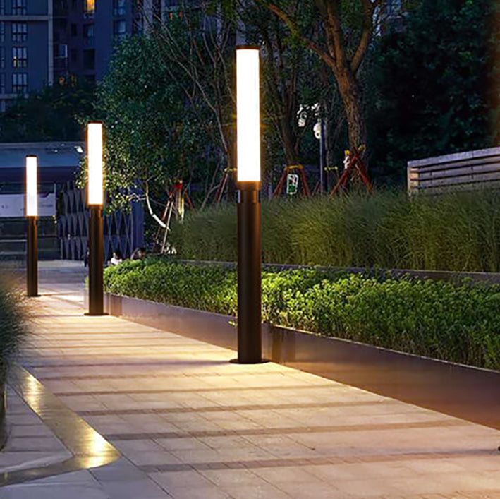 Avelena | Moderne Acryl Wasserdichte Kreative Lippenstift Design LED Außen Rasen Stehlampe