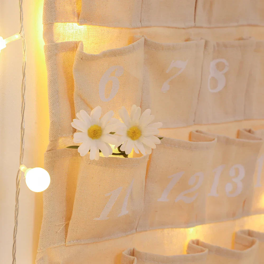 Avelena | Baumwolle Adventskalender mit 24 Taschen – Nachhaltige & Wiederverwendbare Weihnachtsdekoration