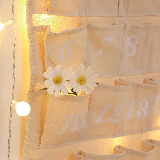 Avelena | Baumwolle Adventskalender mit 24 Taschen – Nachhaltige & Wiederverwendbare Weihnachtsdekoration