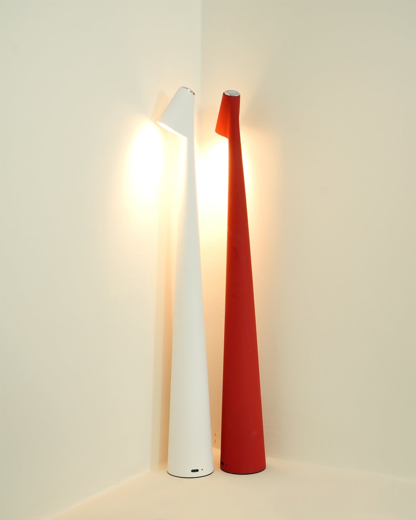 Avelena | EcoLight – Energieeffiziente wiederaufladbare Schreibtischlampe