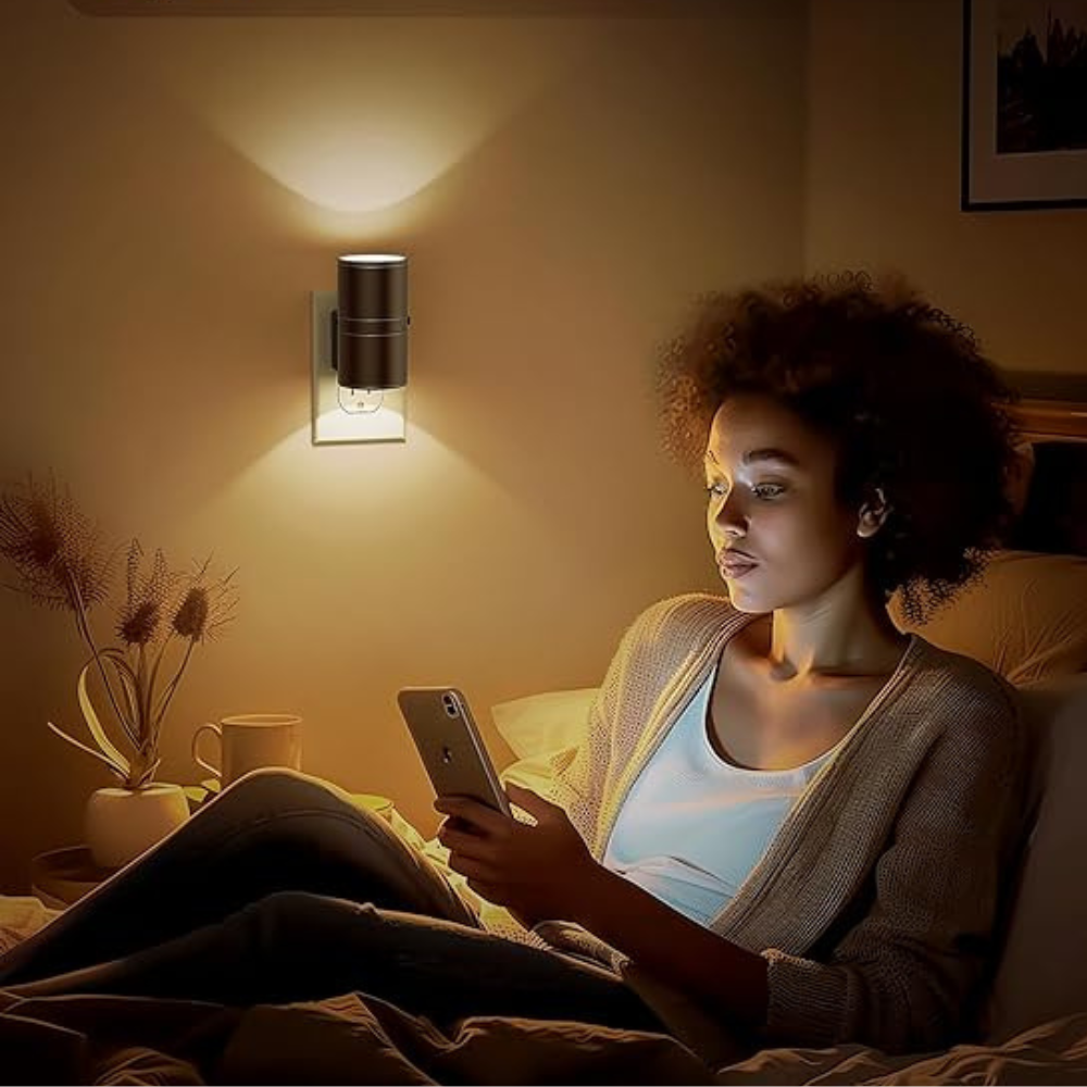 Avelena | Nachtlicht Steckdose mit Helligkeitserkennung und einstellbarer Helligkeit