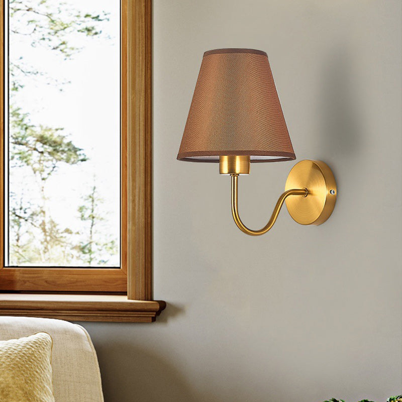 Avelena | Zeitgenössische nordische runde gebogene Stangen-Eisen-Stoffschirm 1-Licht Wandleuchte Lampe für Wohnzimmer