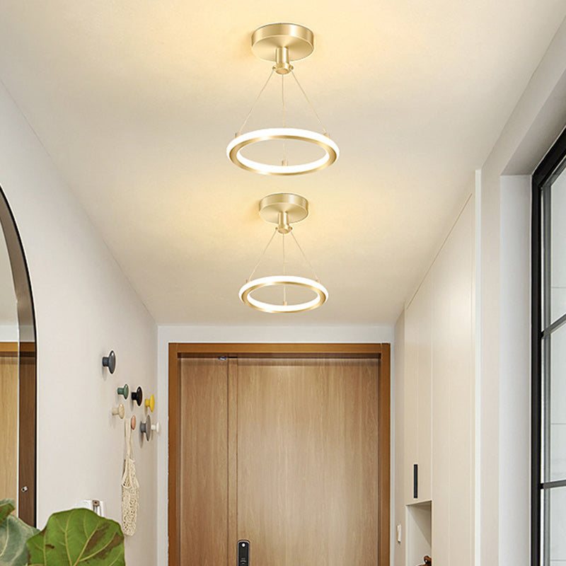 Avelena | Zeitgenössische Nordische Runde Metall Silica LED Semi-Flush Mount Deckenleuchte für Flur