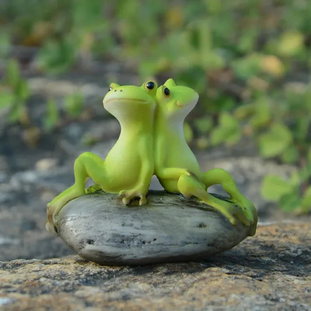 Avelena | Outdoor Froschschenkel-Figur