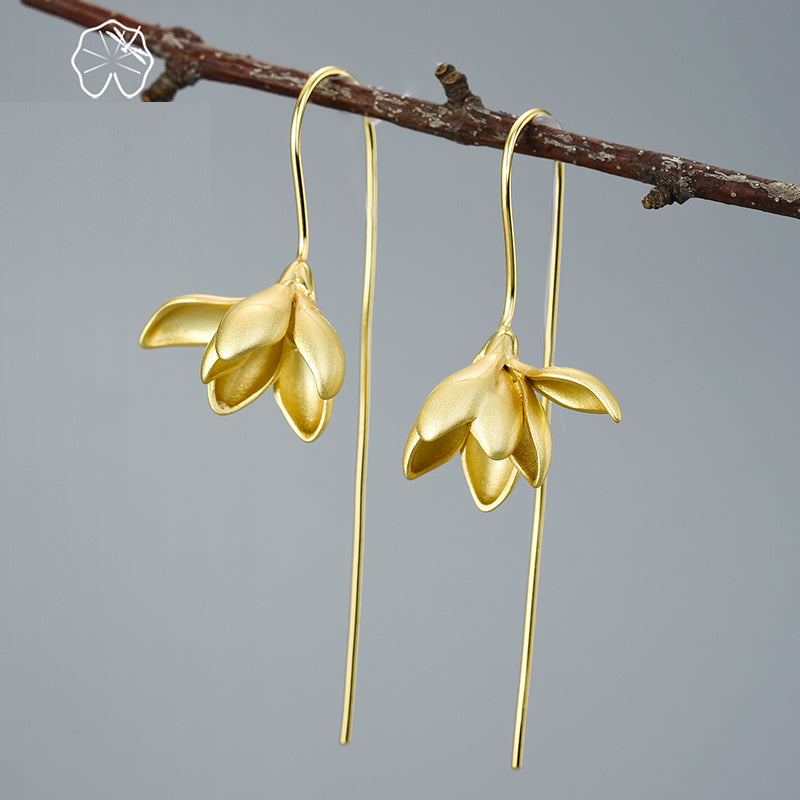 Avelena | 18K Gold elegante Magnolienblüten Ohrringe mit Anhänger