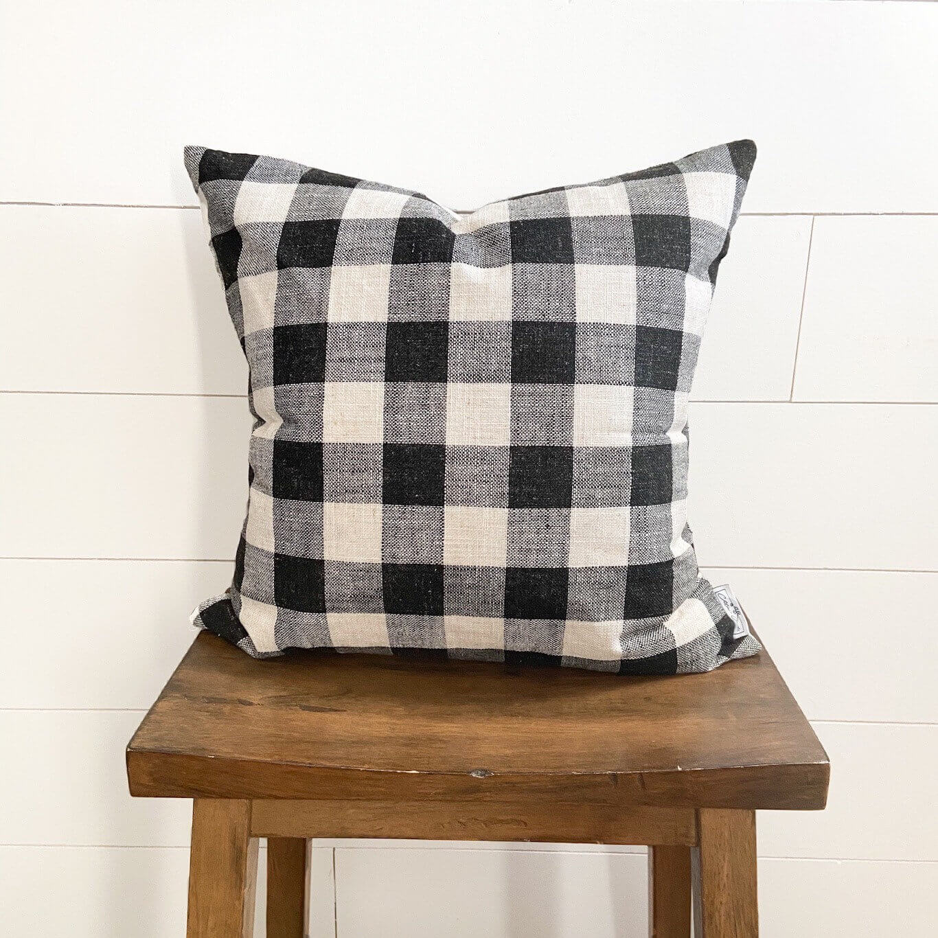 Avelena | Schwarz und Weiß Mittel Buffalo Kissenbezug 18X18 Modernes Landhaus Designer Kissen Hochwertiger Texturierter Stoff