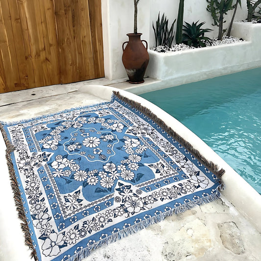 Avelena | Blauer Gänseblümchen Blüte Boho Reise Outdoor Decke