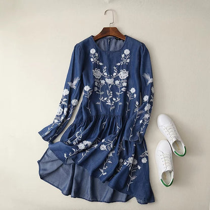 Avelena | Vielseitiges Besticktes Kleid In Jeder Saison