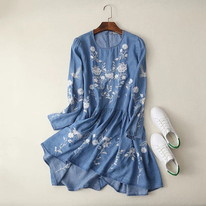 Avelena | Vielseitiges Besticktes Kleid In Jeder Saison
