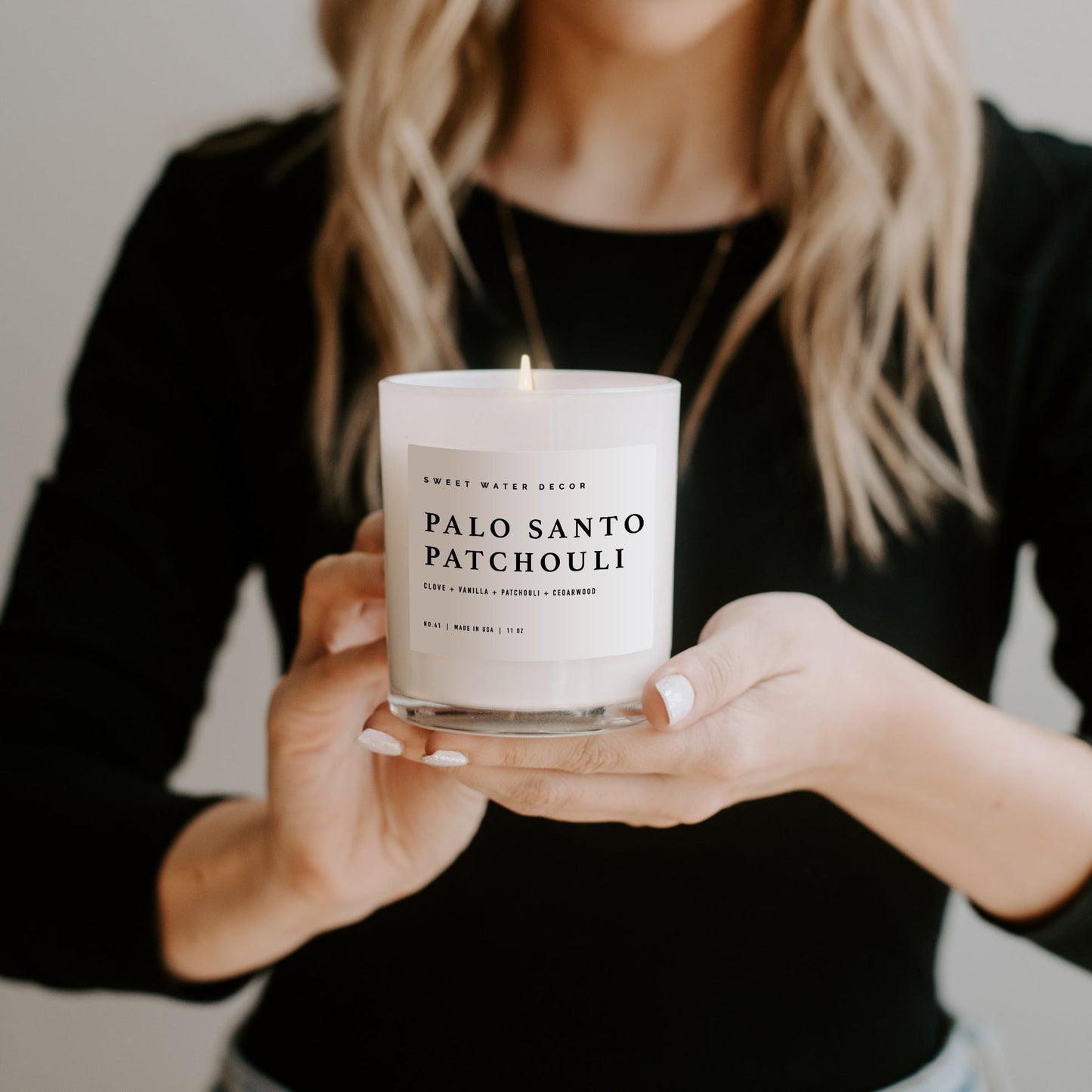 Avelena | Palo Santo Patchouli Soja Kerze Weißes Glas 11 Oz