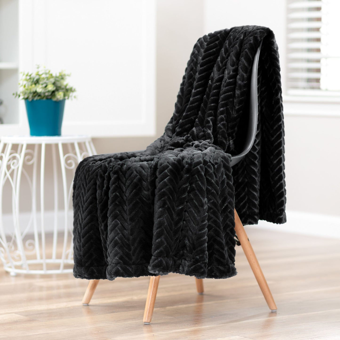 Avelena | Geprägter Fake Fur Geworfen Teppich