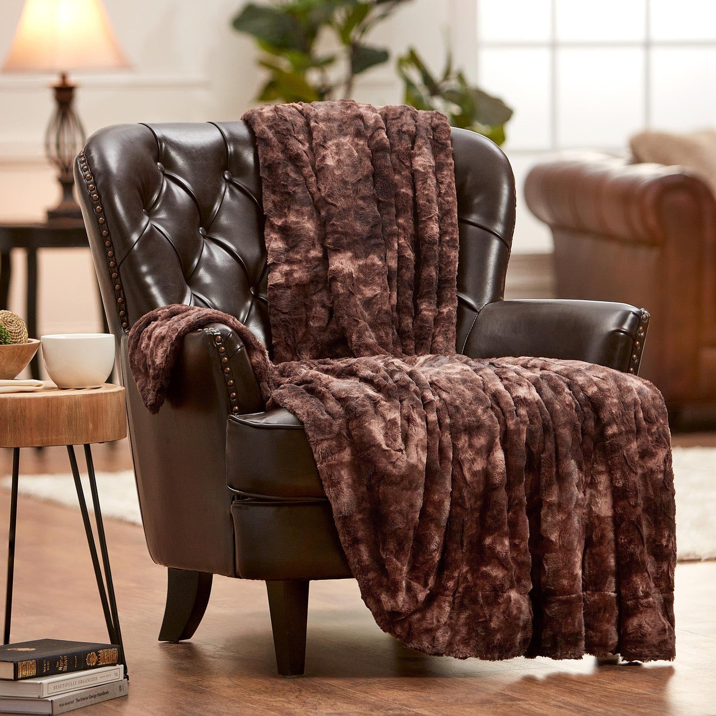 Avelena | Wendbares Oversized Wolf Faux-Fur-Wurfdecke