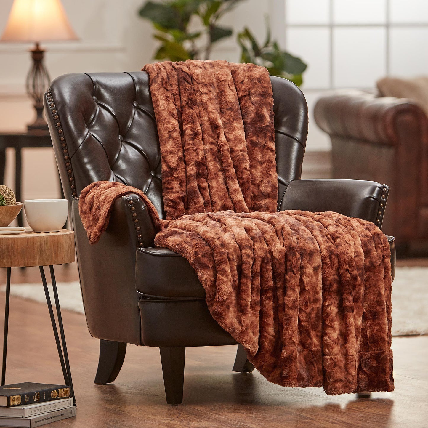 Avelena | Wendbares Oversized Wolf Faux-Fur-Wurfdecke