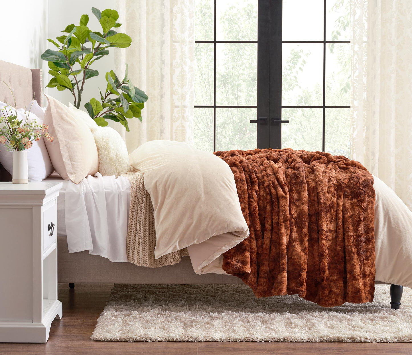 Avelena | Wendbares Oversized Wolf Faux-Fur-Wurfdecke