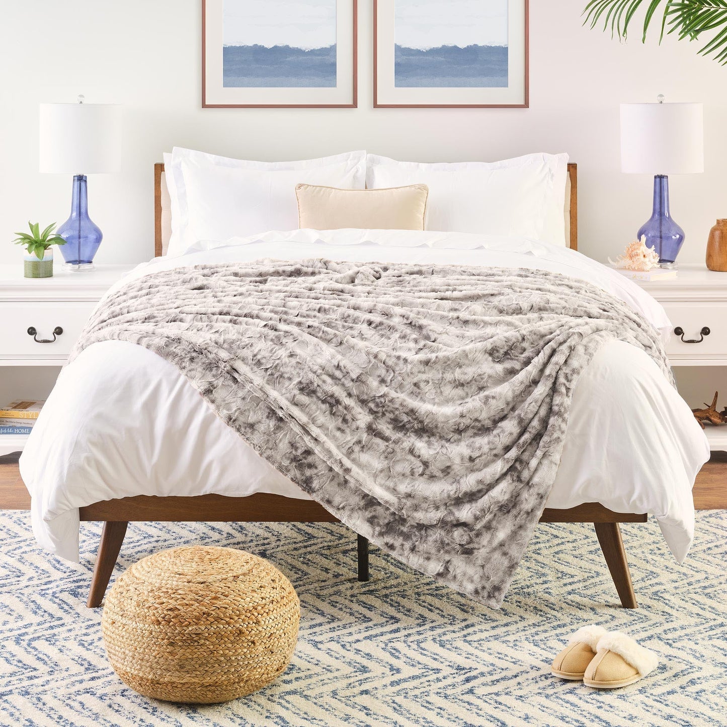 Avelena | Wendbares Oversized Wolf Faux-Fur-Wurfdecke