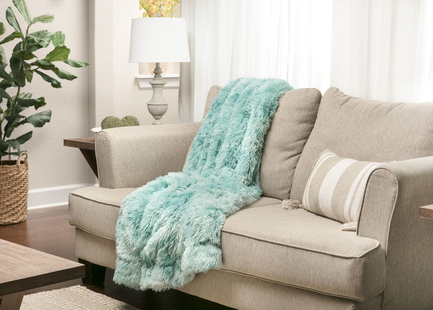 Avelena | Wolf Faux Langhaar Fleece-Decke