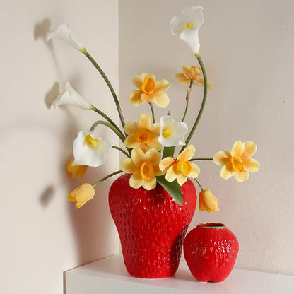 Avelena | WhimsyBerry - Keramikvase Erdbeere
