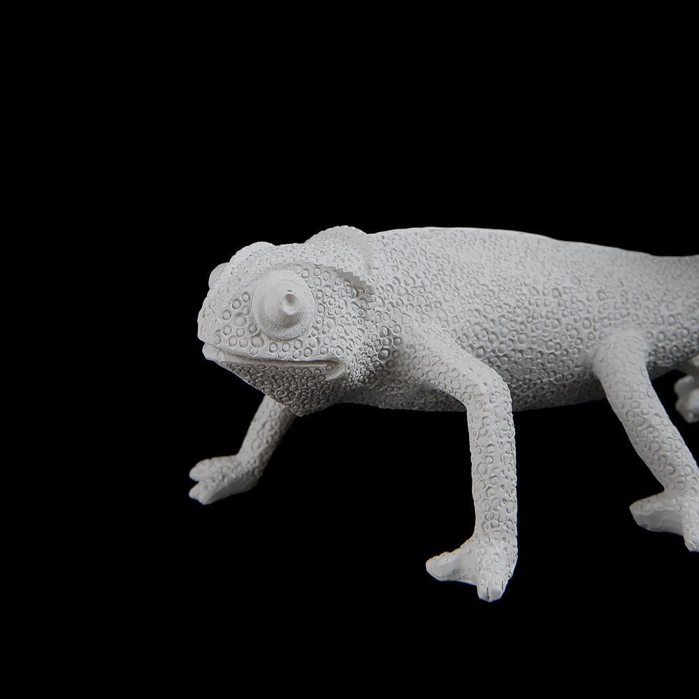 Avelena | CamouGlow – Harztischlampe mit charmantem Chamäleon-Detail