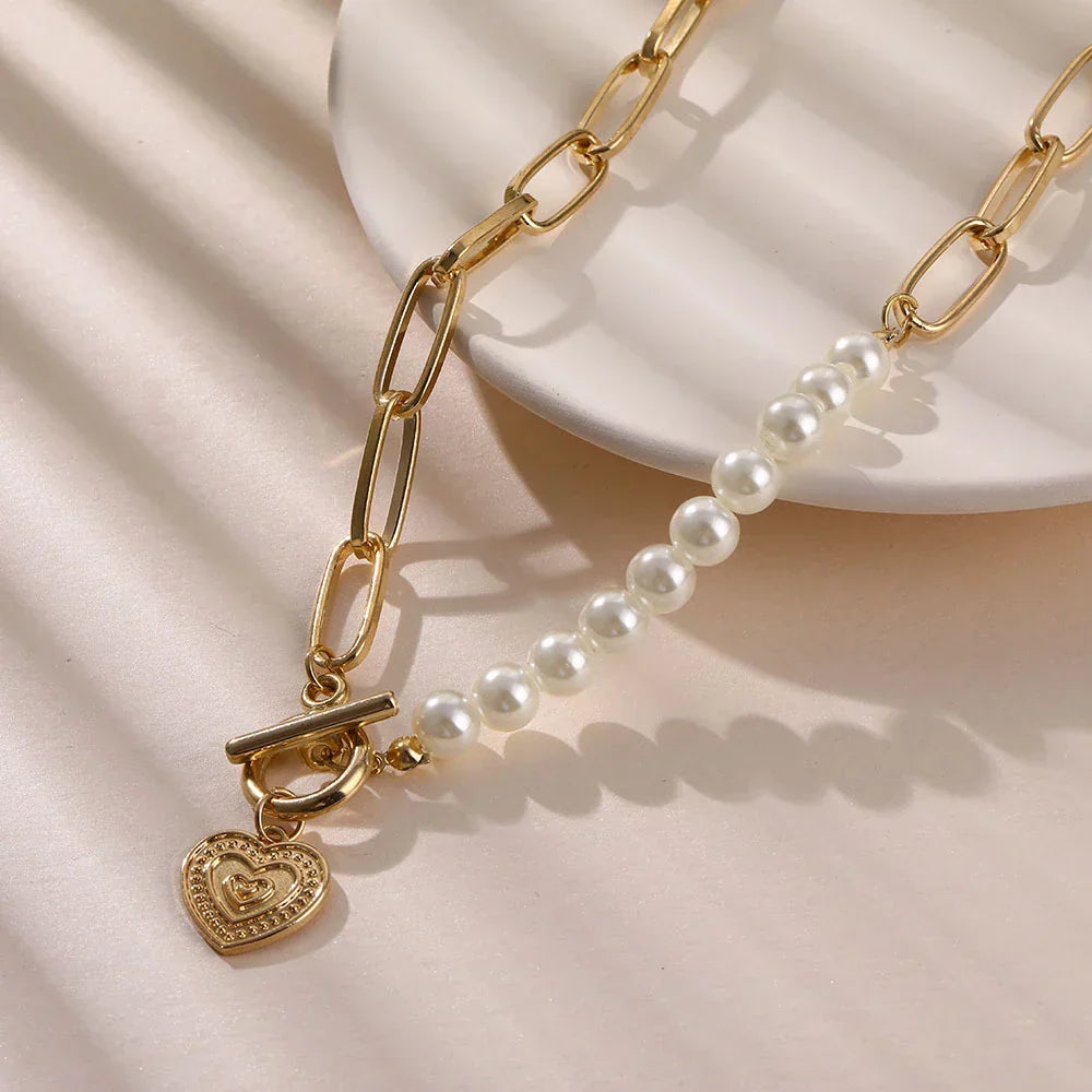 Avelena | Goldenes Herz Halskette mit Perlendetails Veerle