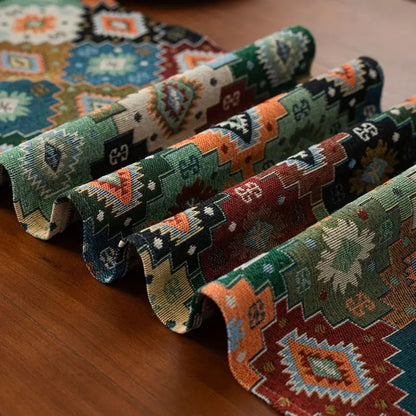 Avelena | Bunter Geometrischer Quasten Tischläufer Dekor