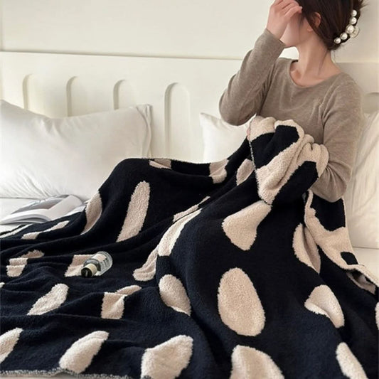 Avelena | Wendbare Polka-Dots-Fleece-Decke für Sofa und Bett