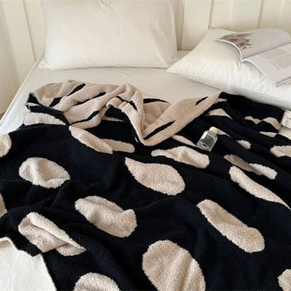 Avelena | Wendbare Polka-Dots-Fleece-Decke für Sofa und Bett