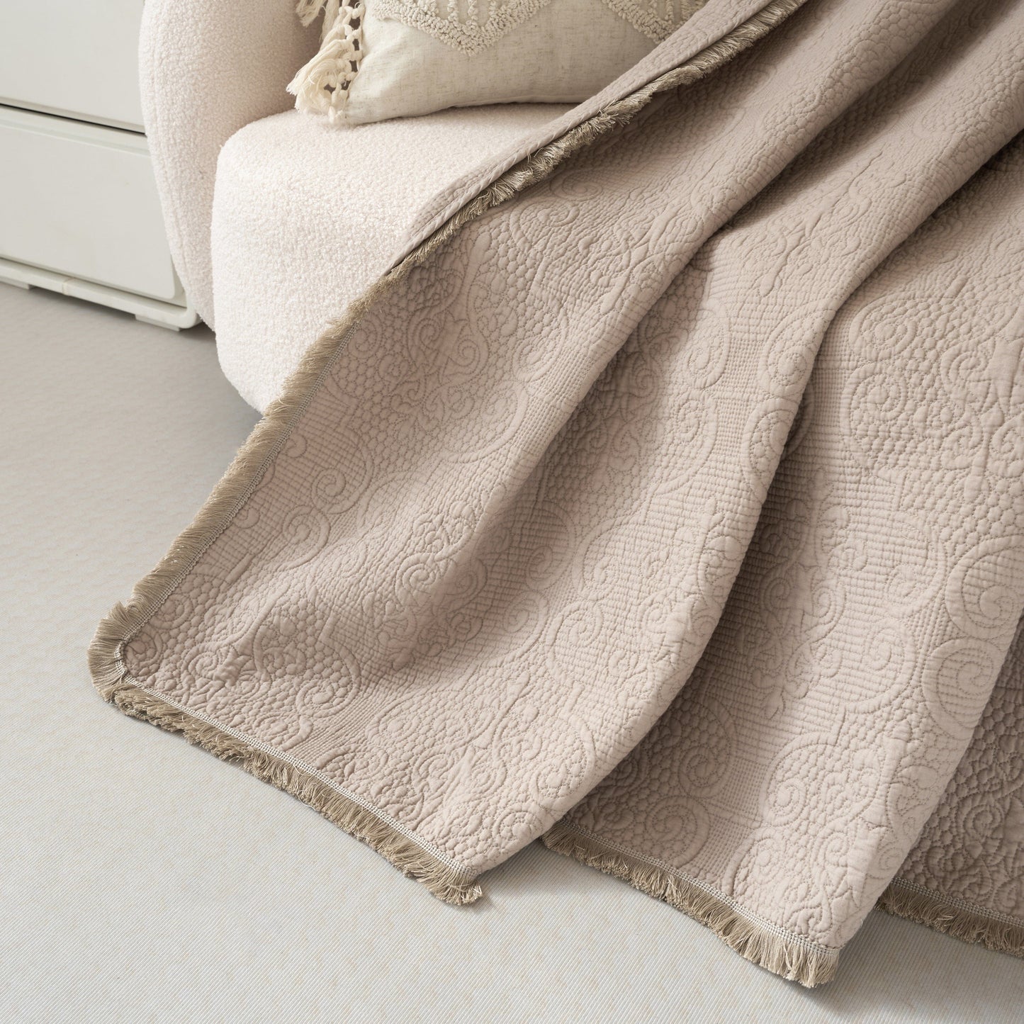 Avelena | Elegante Fransen Baumwolldecke Luxuriöses Solides Weiches Paisleymuster, Kuschelige Leichte Tagesdecke, Perfekt Für Sofa Oder Bett, Neutrales Sandiges Taupe Beige, 50X60 Zoll