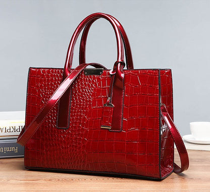 Avelena | Tasche mit Krokodilprägung.