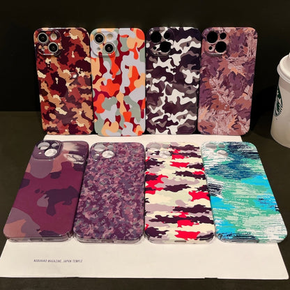 Avelena | iPhone 14 Präzise Loch Camouflage Muster PC Handyhülle - Rosa Lila