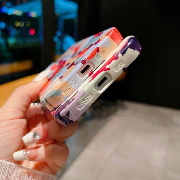Avelena | iPhone 14 Präzise Loch Camouflage Muster PC Handyhülle - Rosa Lila