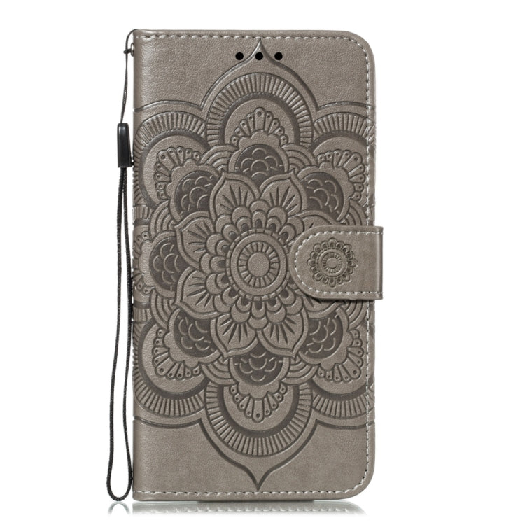 Avelena | iPhone 15 Mandala Prägungsmuster Horizontal Flip Leder Handyhülle - Grau
