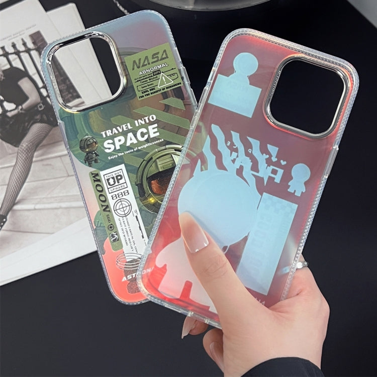 Avelena | iPhone 14 Pro Fluoreszierende Laser Astronauten Handyhülle - Armeegrün
