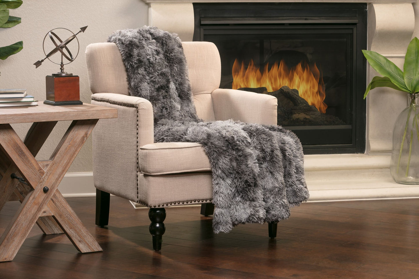 Avelena | Wolf Faux Langhaar Fleece-Decke