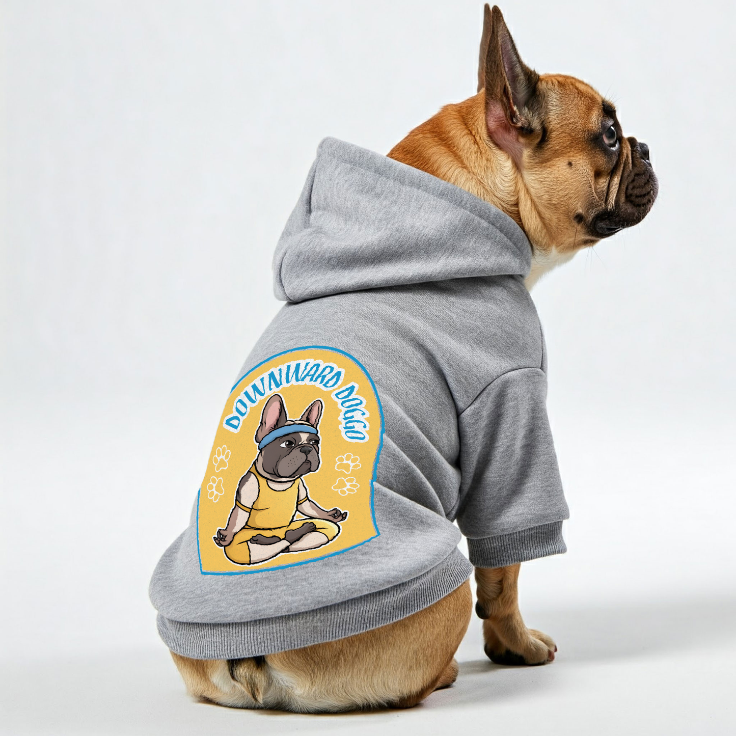 Avelena | Downward Doggo Personalisierte Französische Bulldogge Hoodies Mit Lustigen Sprüchen – Stylisch, Gemütlich Und Premium 100% Baumwolle