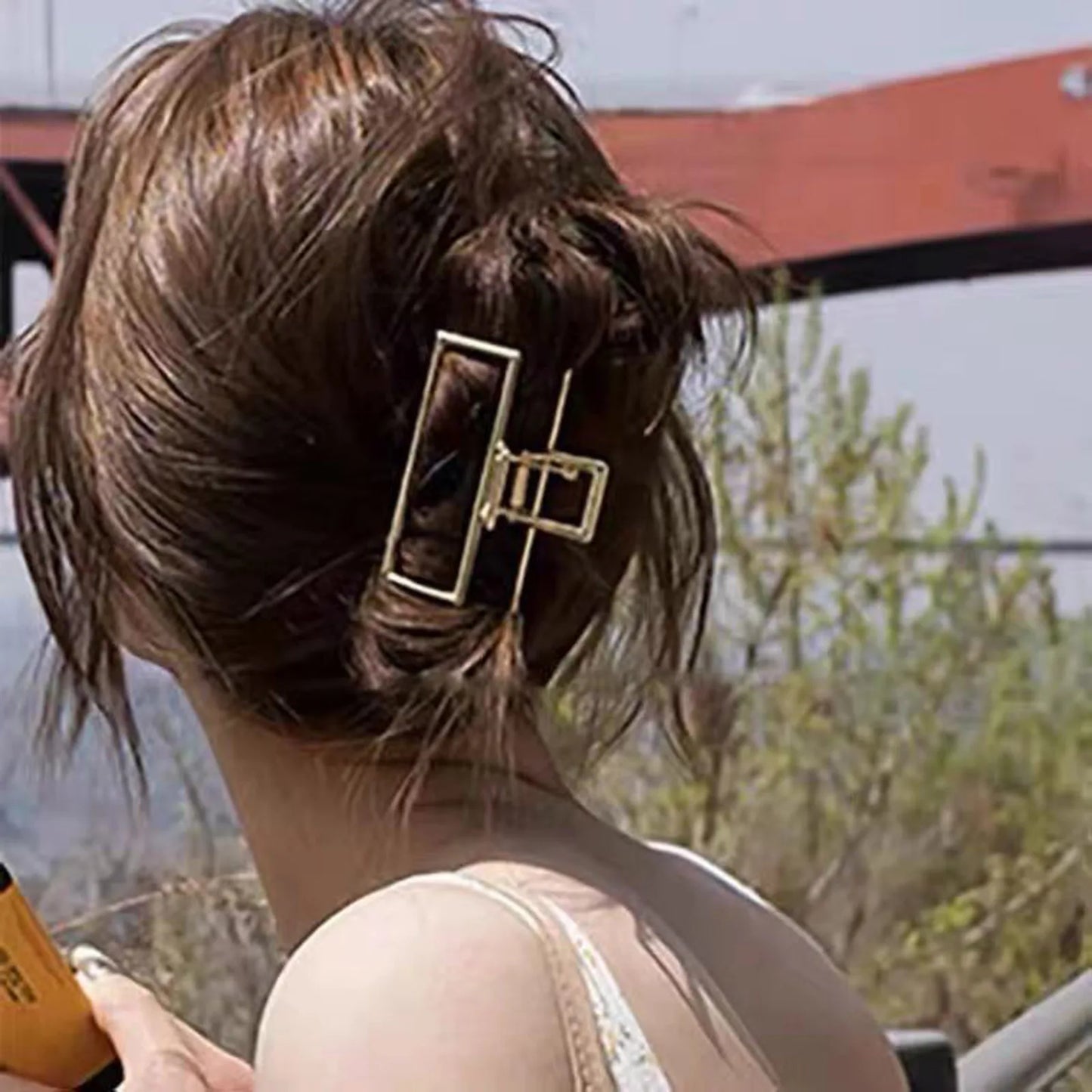 Avelena | Gold Haarspange: Retro Chic