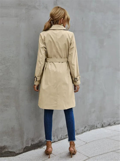 Eleganter bequemer Trenchcoat mit Reverskragen