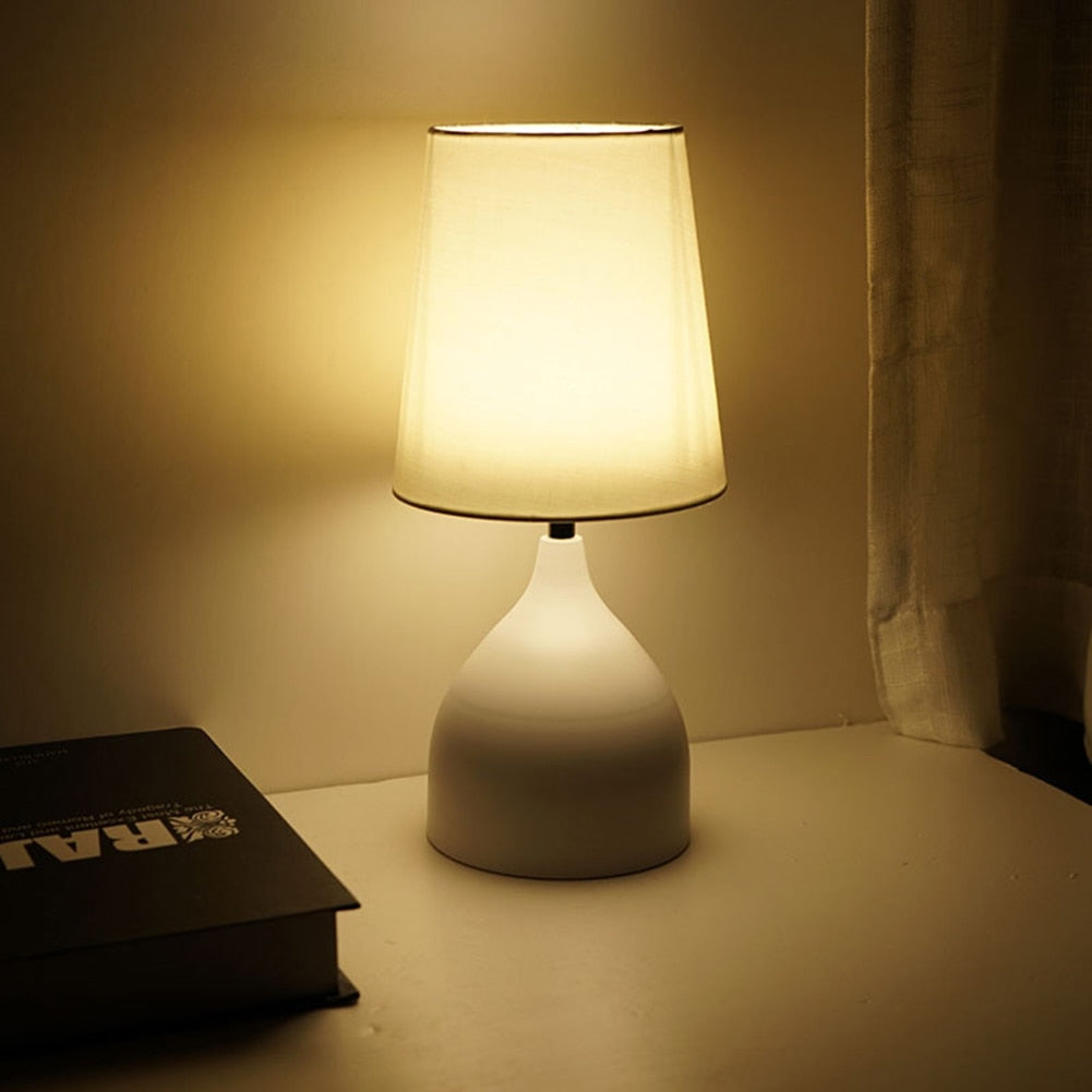 Avelena | TrendyGlow – Zeitgenössische LED-Tischlampe für Schlafzimmer-Ambiente