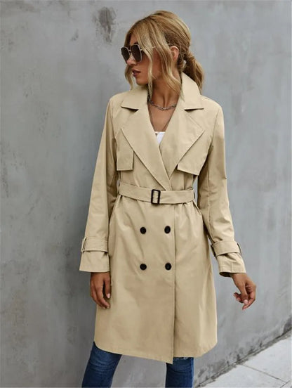 Eleganter bequemer Trenchcoat mit Reverskragen