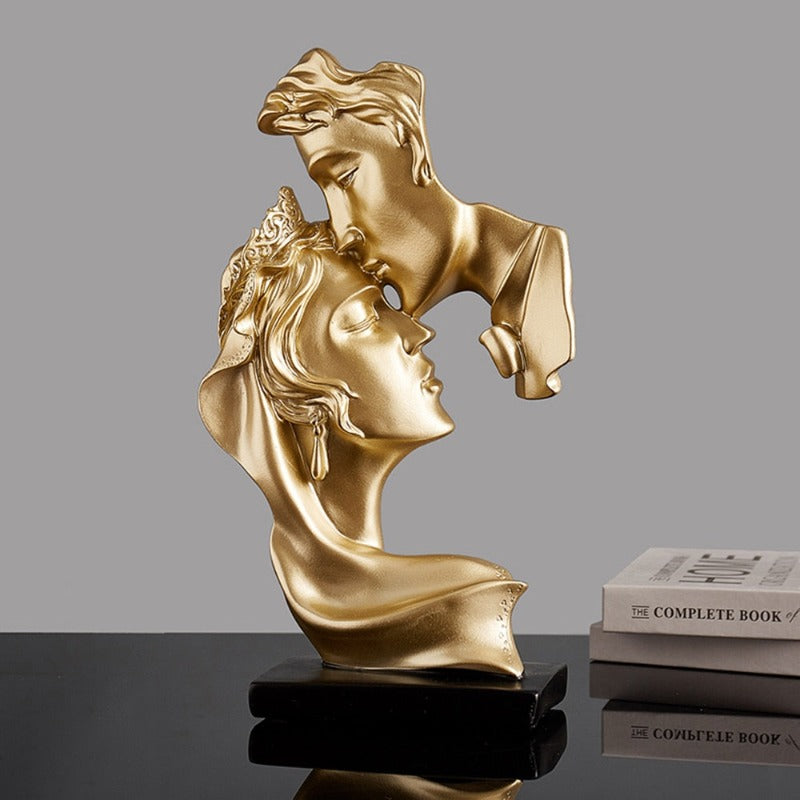 Avelena | Skulptur Romantisches Kussendes Paar Kunstwerk