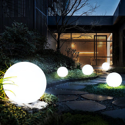 Avelena | Wetterfestes Kugelförmiges LED Gartenlicht mit 16 Farben und Fernbedienung - Perfekt für Garten, Veranda & Party