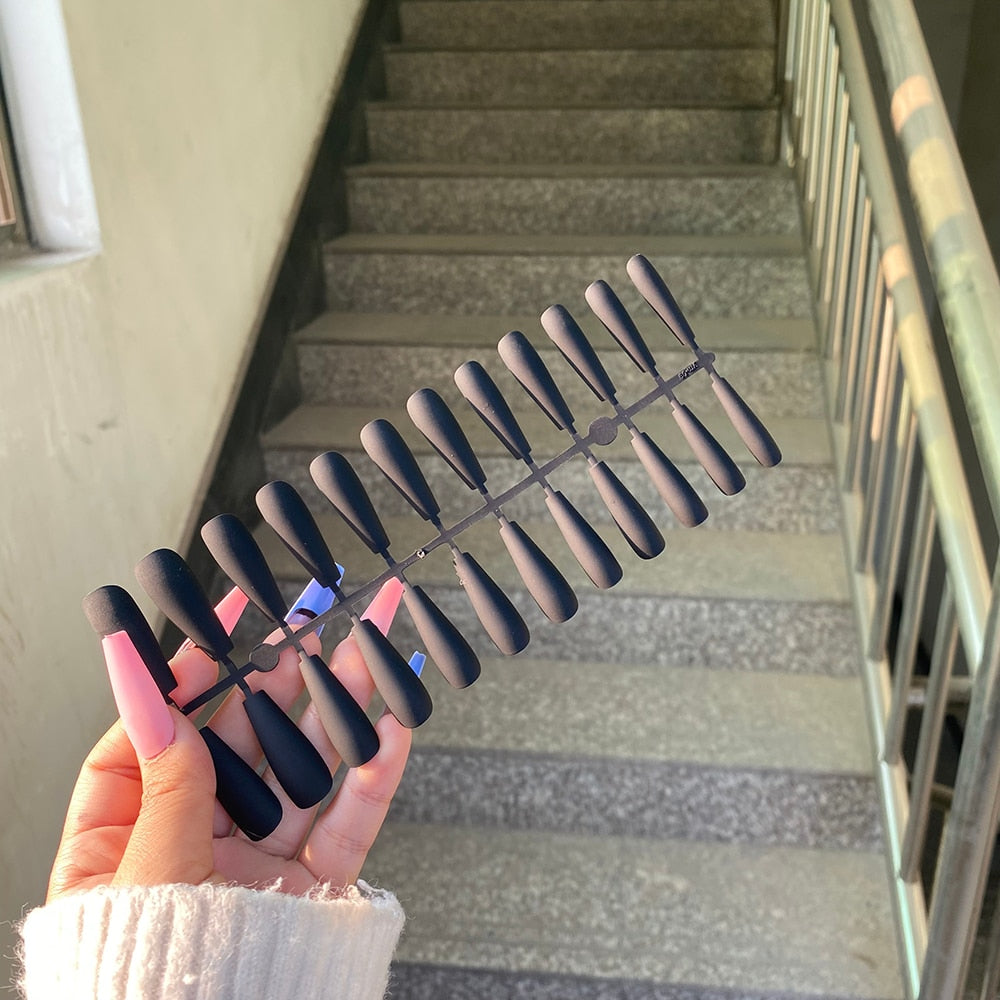 Avelena | Mattes Press-On-Nagelset 24 Teile