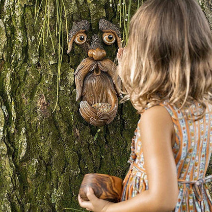 Avelena | Augen der Natur: Baumgesicht Vogelfutterstation