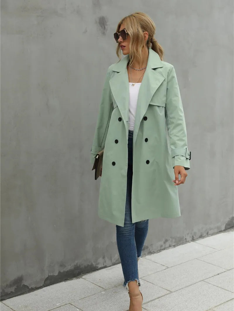 Eleganter bequemer Trenchcoat mit Reverskragen